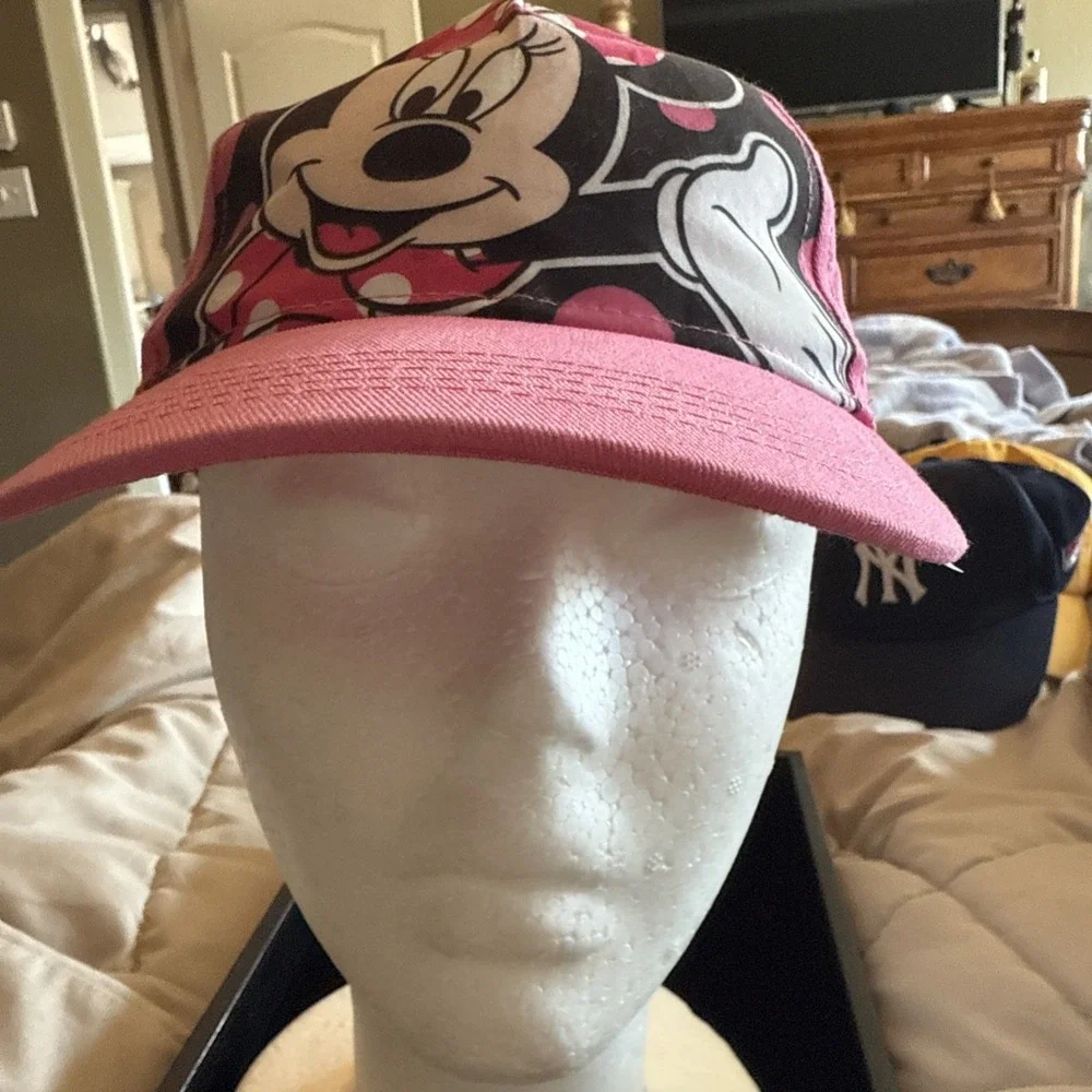 GENUINE Disney Youth/adult Pink Minnie Mouse Baseball Cap Adjustable Back. 3998‎